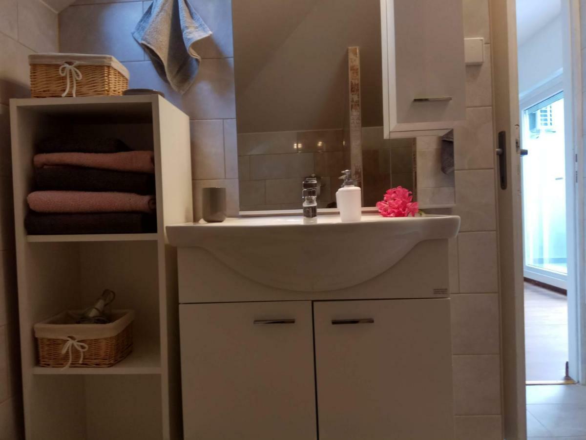 Apartman Slava Tisno Extérieur photo