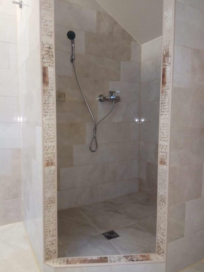 Apartman Slava Tisno Extérieur photo