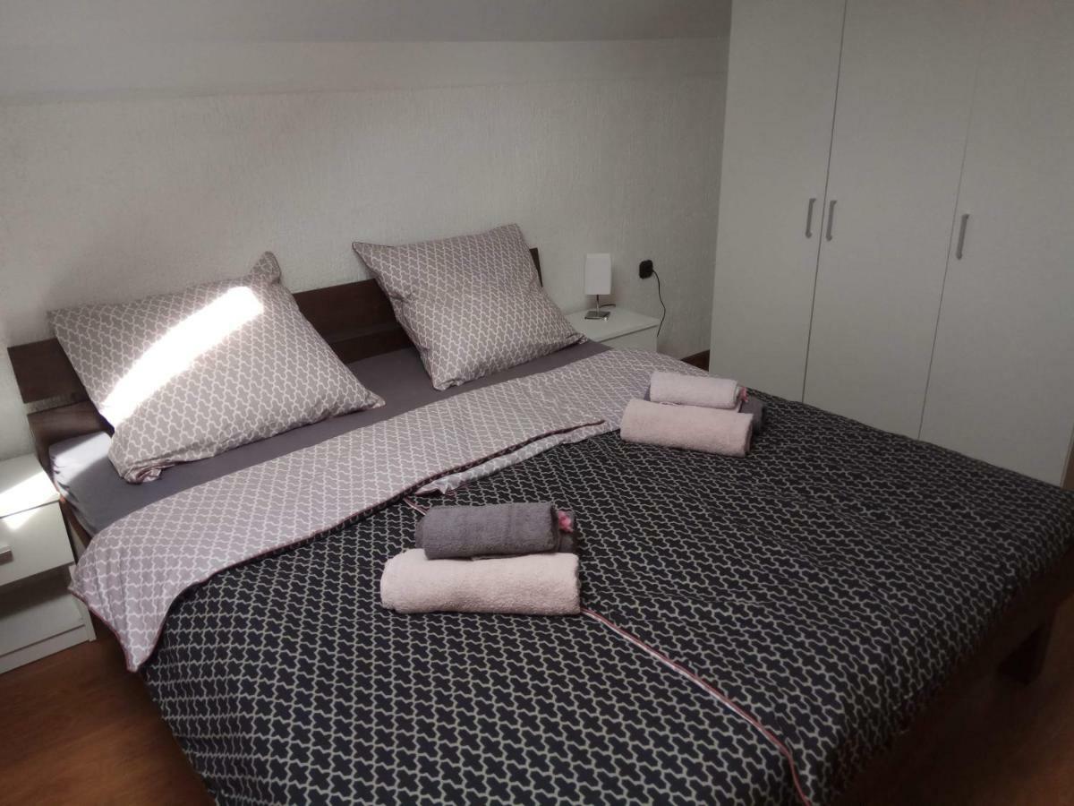 Apartman Slava Tisno Extérieur photo